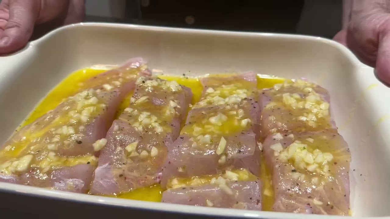 PEIXE ASSADO COM MANTEIGA E LIMÃO