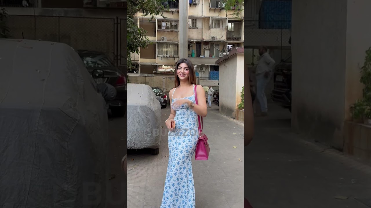 Akansha puri spotted in the city👀❤️✨#buzzookaspotlight #akanshapuri