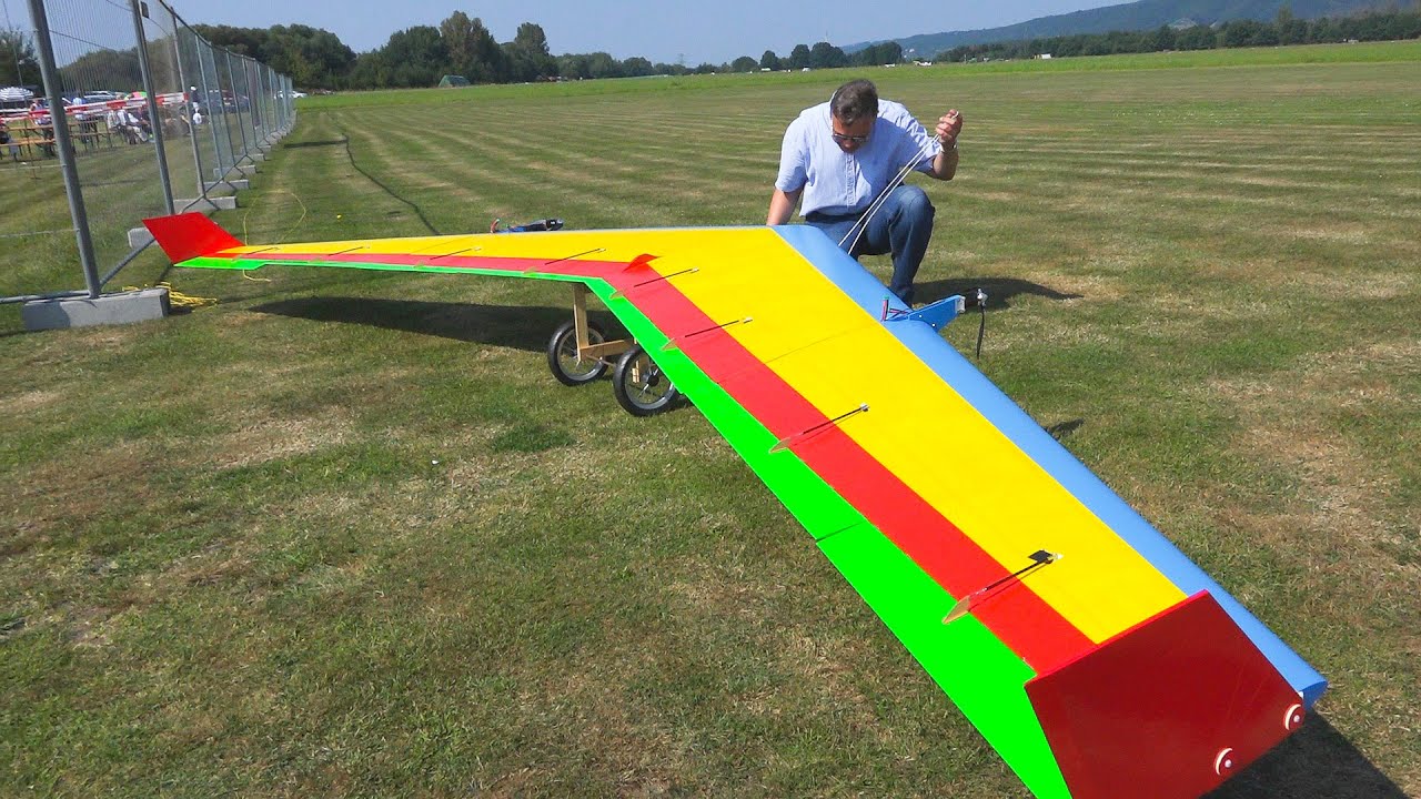 FLYING WING ALBATROS XXXXXL – CURIOUS EXCEPTIONAL / Modellflugtage 2016 Pirna