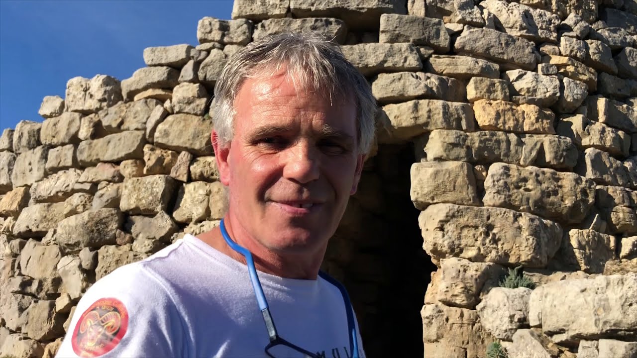 Scheletri giganti a Seui: Elio Mura racconta a Marcello Polastri la scoperta nel nuraghe Ardasai