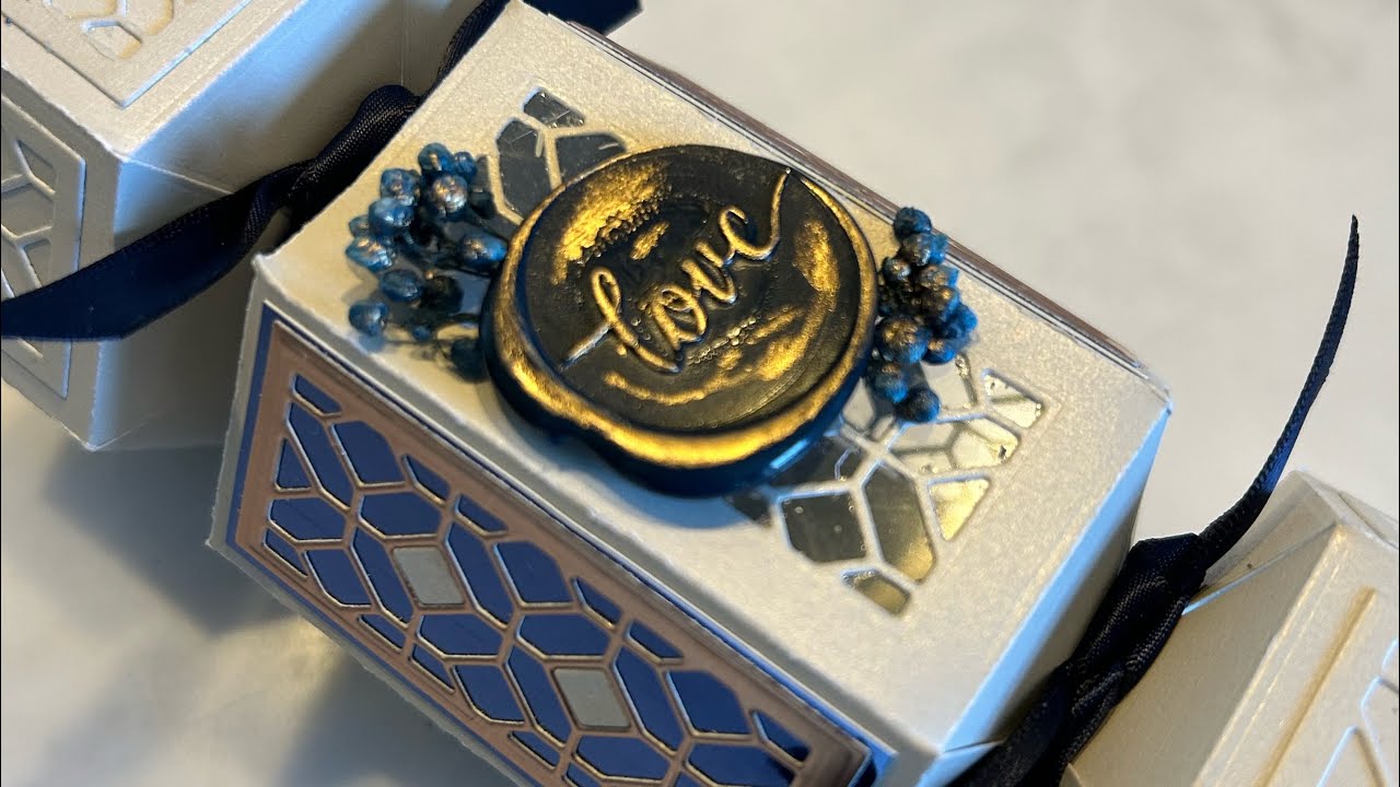 Christmas Cracker die - Wedding theme
