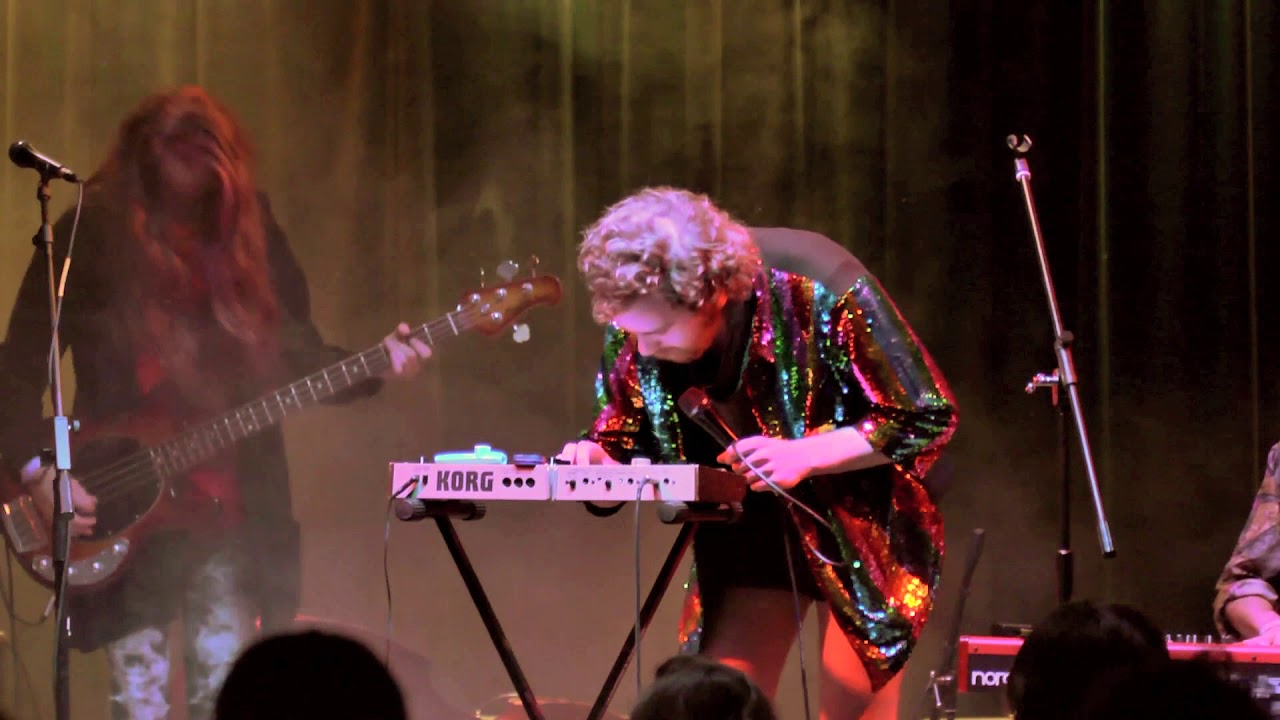 HELENAPOP - Under the Yellow Lamp, Live at the Polo