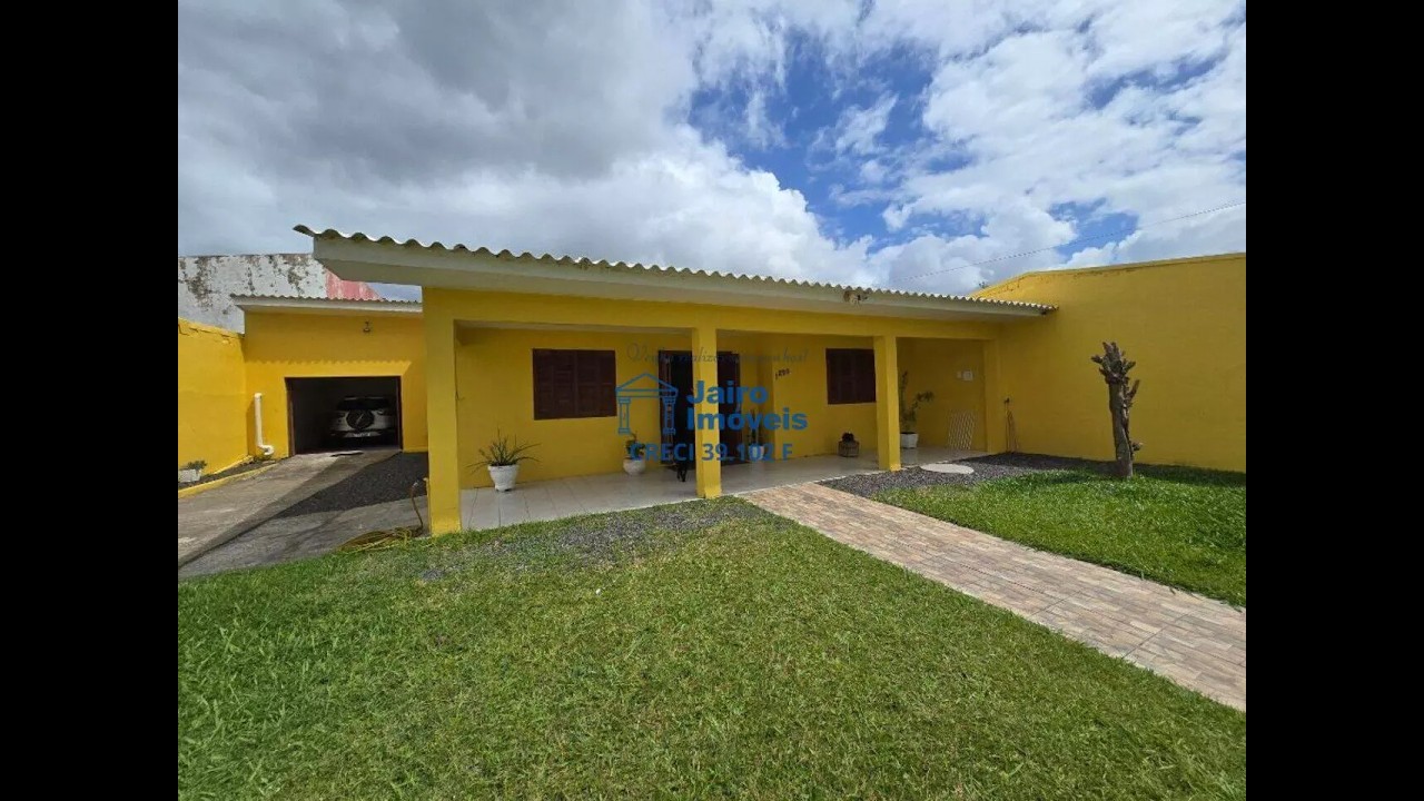 CASA AMPLA EM UMA DAS LOCALIZA&Ccedil;&Otilde;ES MAIS VALORIZADAS DE BALNE&Aacute;RIO PINHAL! &Agrave; VENDA R$320.000,00!