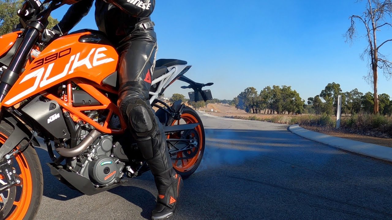 2021 KTM 390 Duke Review - Best learners bike for 2021 ?