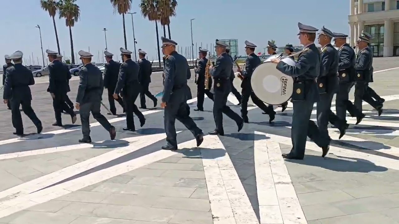 Armi e Brio - Antonio D'Elia - Sfilata della Banda Musicale della Guardia di Finanza