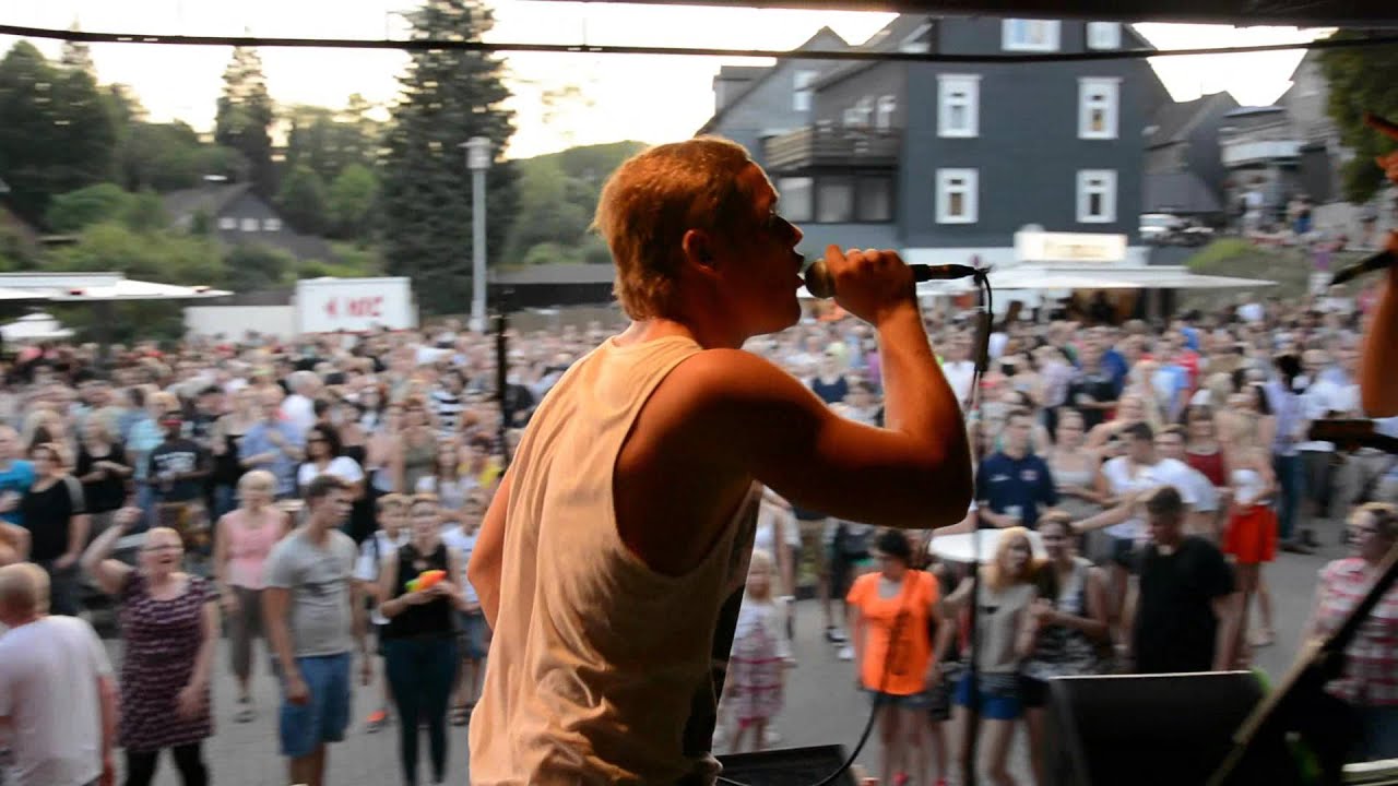 UnArt Ein Kompliment (Cover) Live