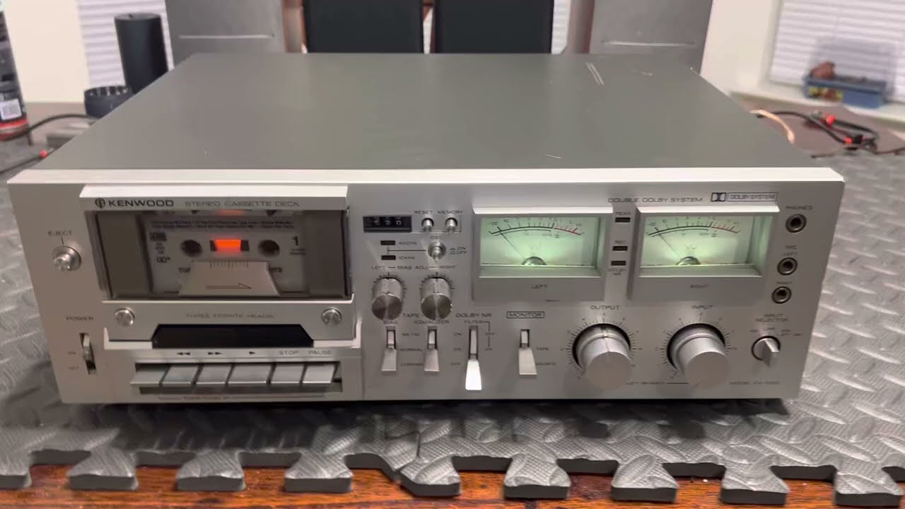 Kenwood KX-1060 cassette deck demo