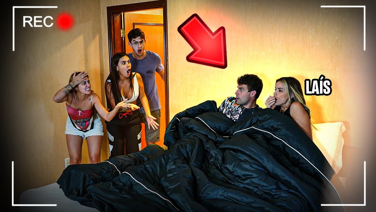 ELES ME PEGARAM NA CAMA COM MINHA AMIGA E DEU MUITO RUIM!! [ REZENDE EVIL ]