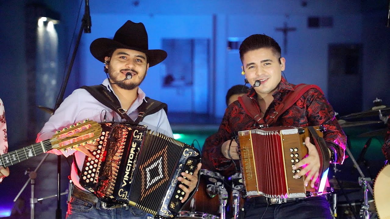 Amores Fingidos - Los Tercos Ft. Carlos y Jose Jr.