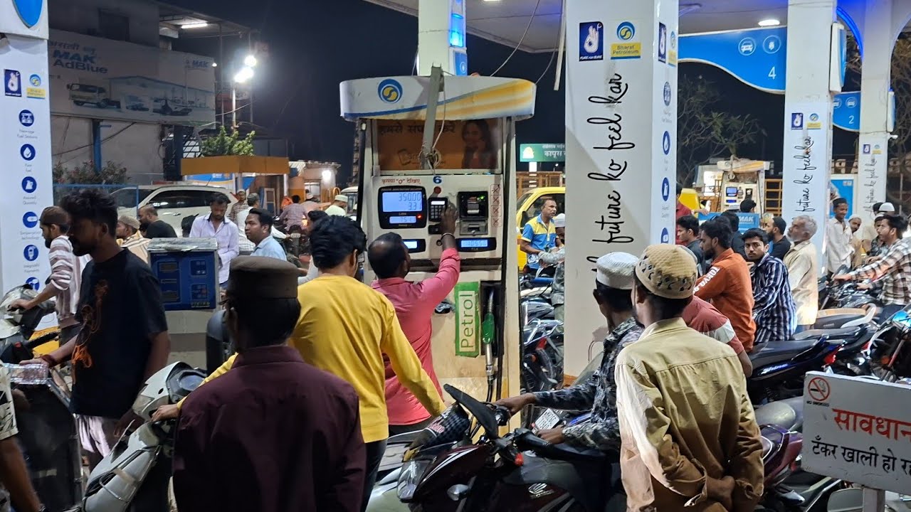 Nanded ▪︎ Nanded Mein Achank Petrol Pump Logon Ka Rush
