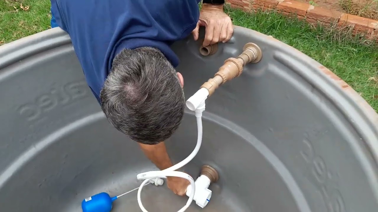 Aprenda como instalar válvula na caixa d'água para aumentar pressão de chuveiro e torneiras!