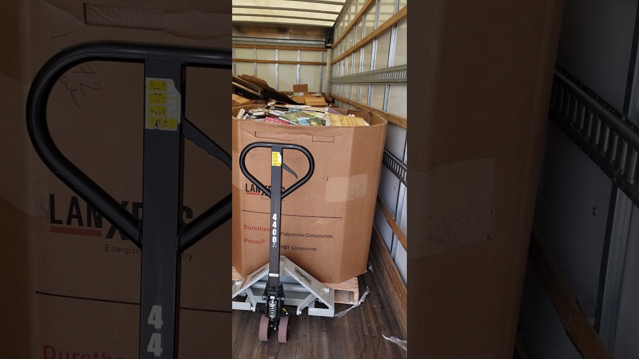 How to unload a gaylord pallet of books off of a liftgate