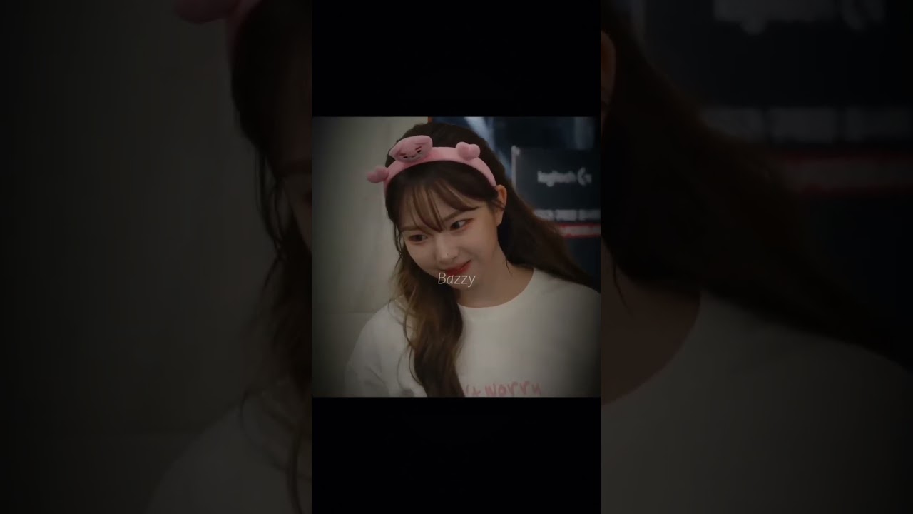 When your mate is kpop star ✨