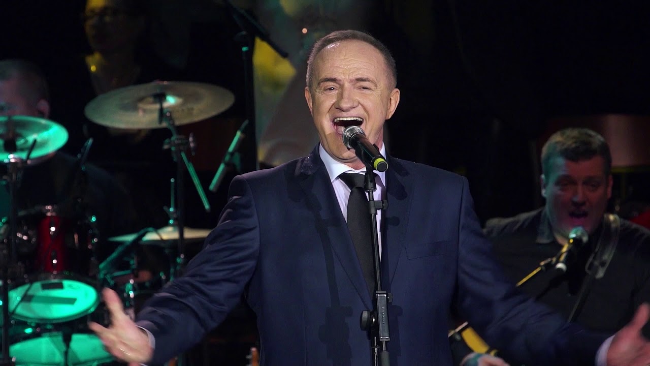 Mate Bulić - Ostarit ću nikad neću znati (live at Lisinski 2015.)