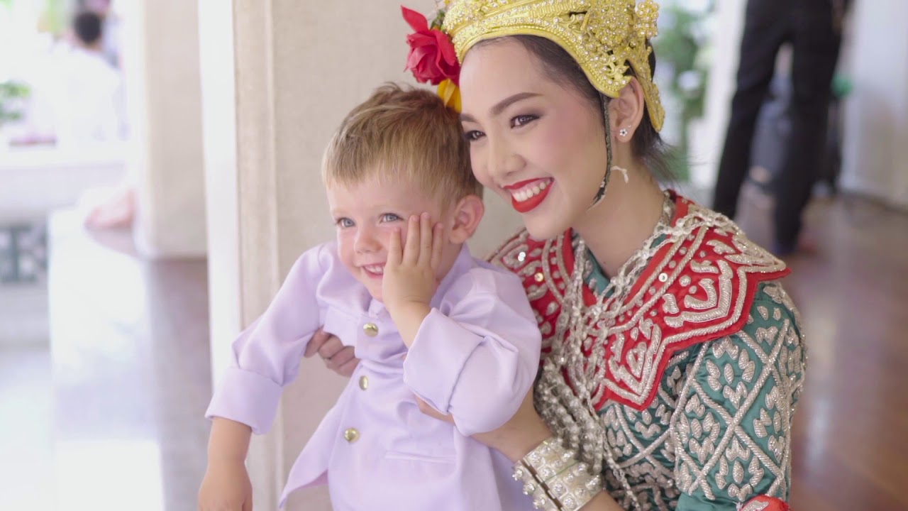 Pattipa + Oliver Thai Wedding ceremony at Wat Pho