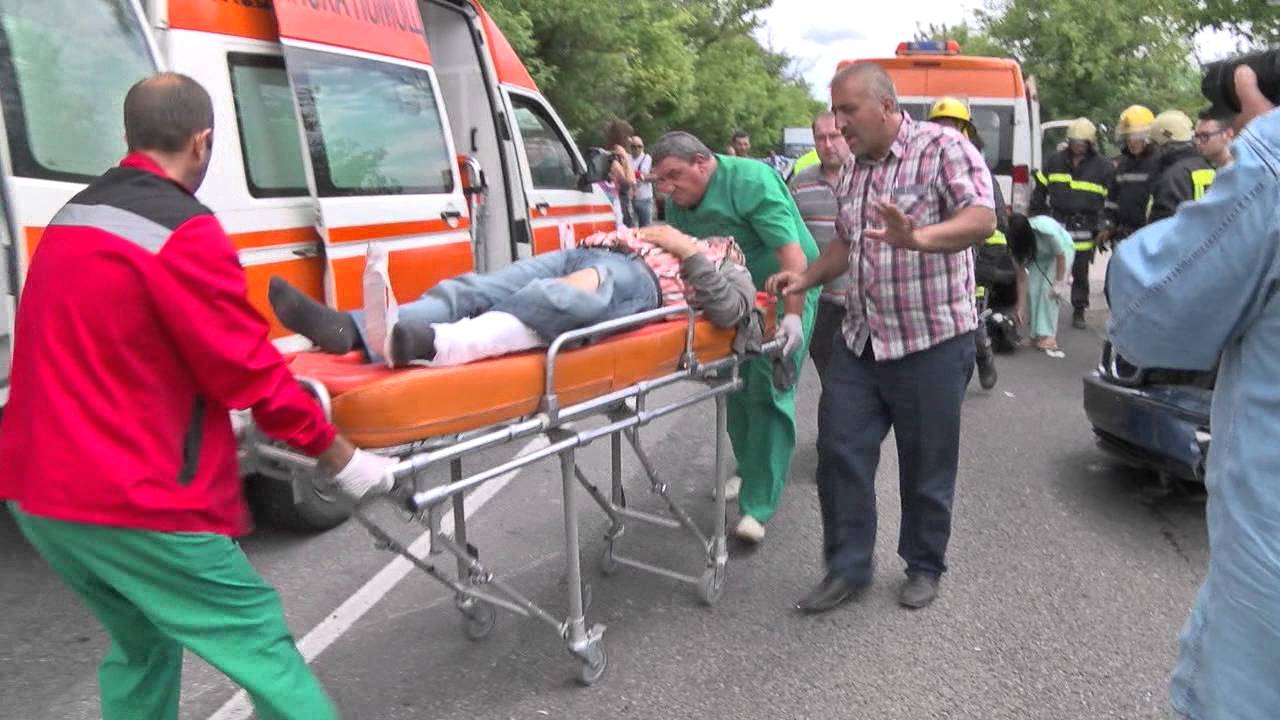 Тежка катастрофа затвори за часове международния път Е-80.