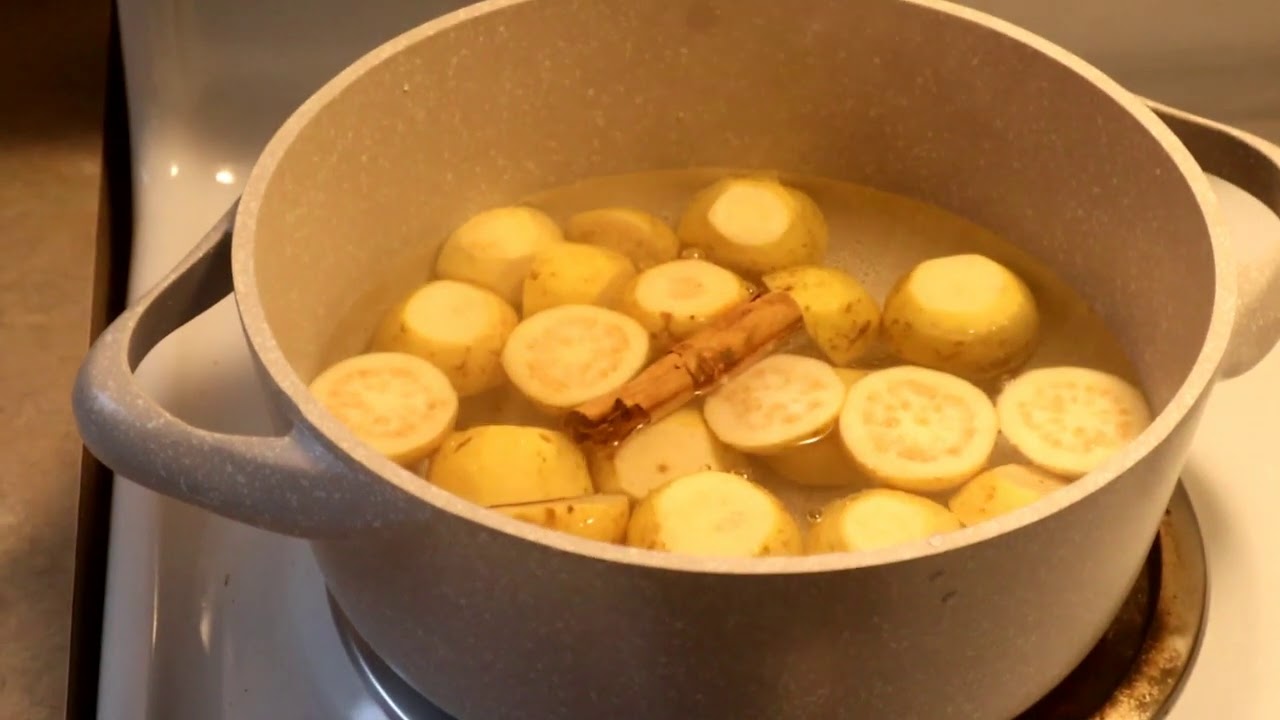 Preparandome un rico atole de guayaba
