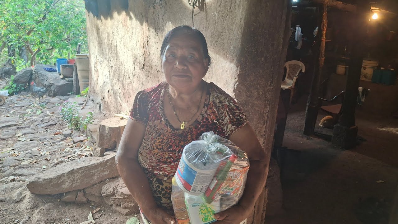 Pt.2 y última entregando las bolsas de víveres para las familias más necesitadas del quebracho