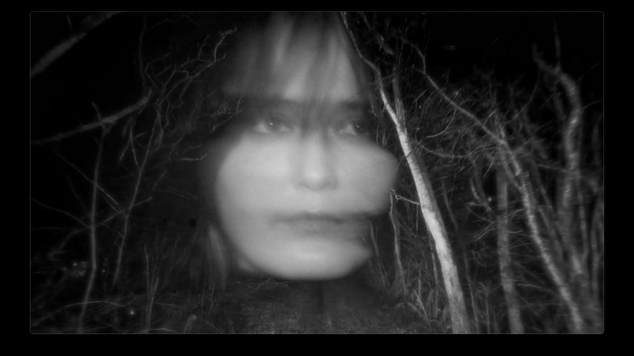 Speed Of Light - S&eacute;ance (Official Video)