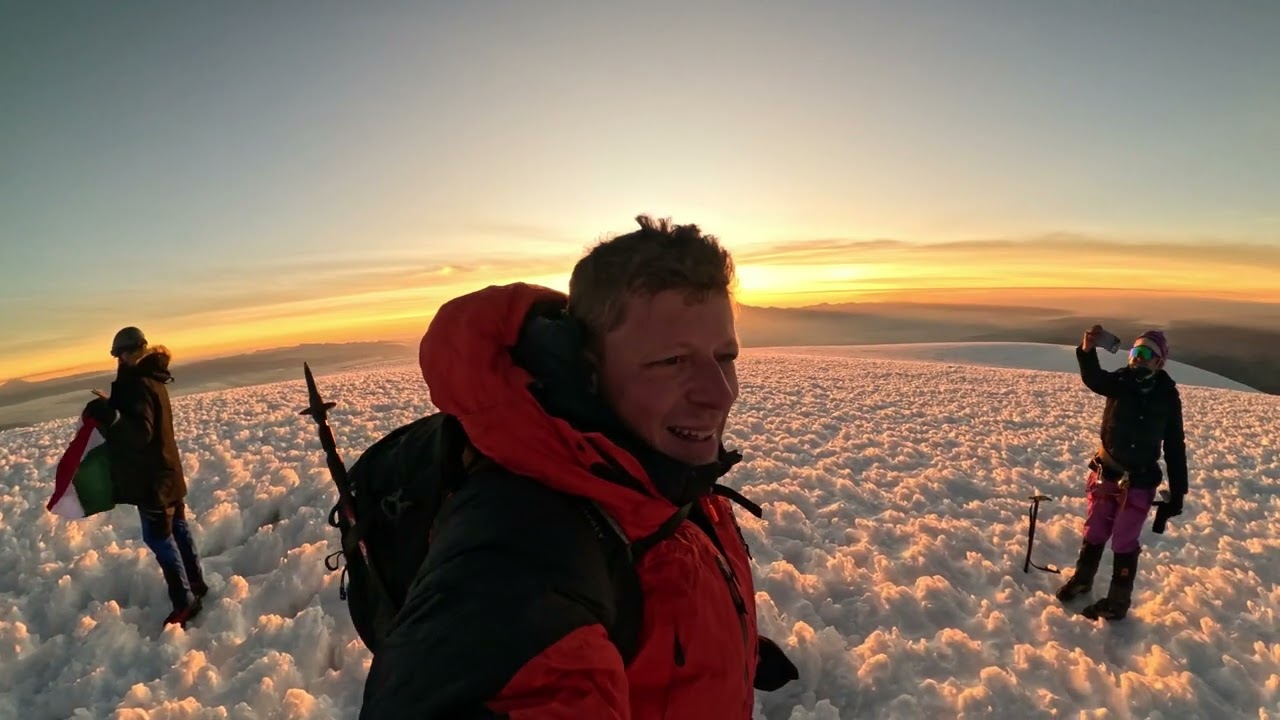 Chimborazo (6,267m) - climbing the highest mountain of Ecuador!