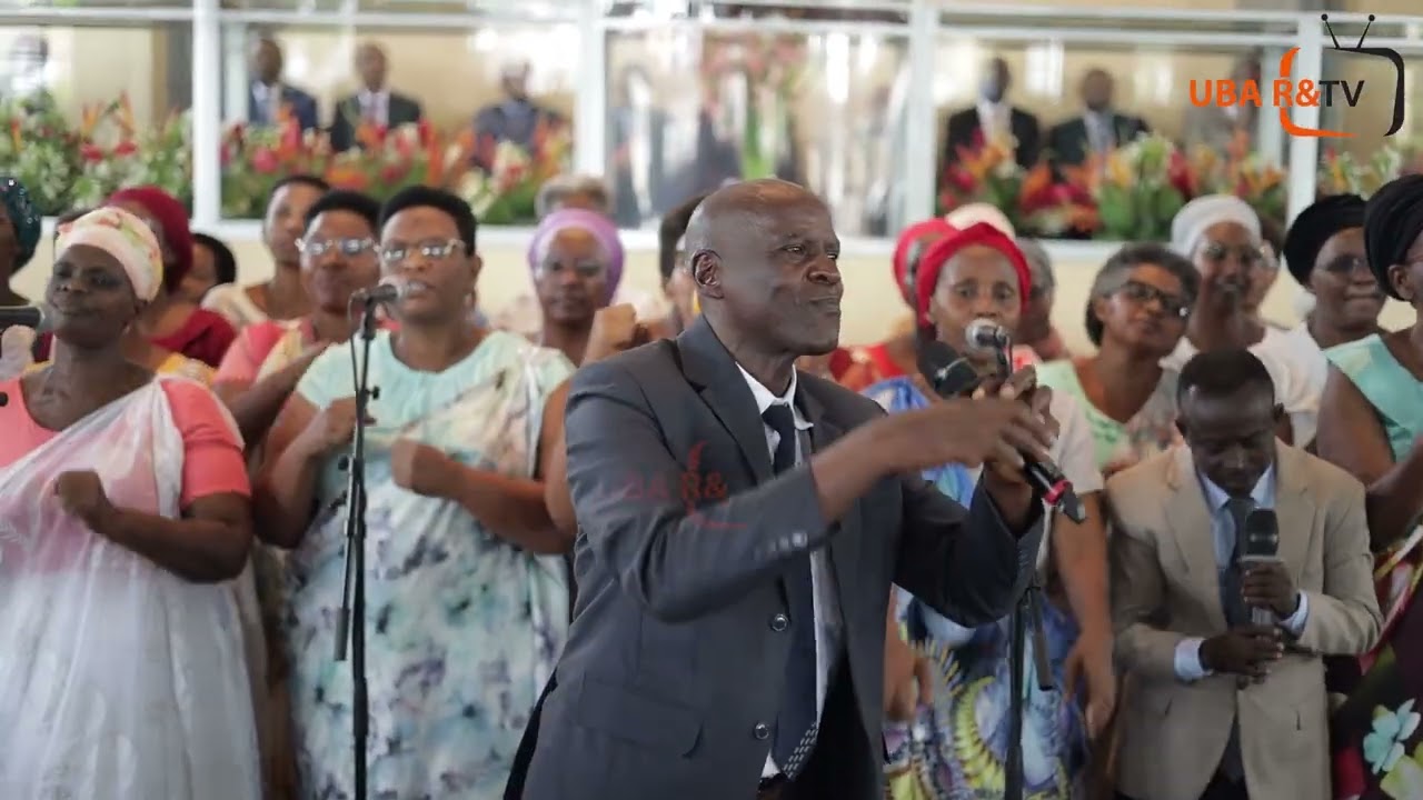CHORALE SENGA/ HARI UBUBASHA NUBUSHOBOZI MWIZINA RYA YESU