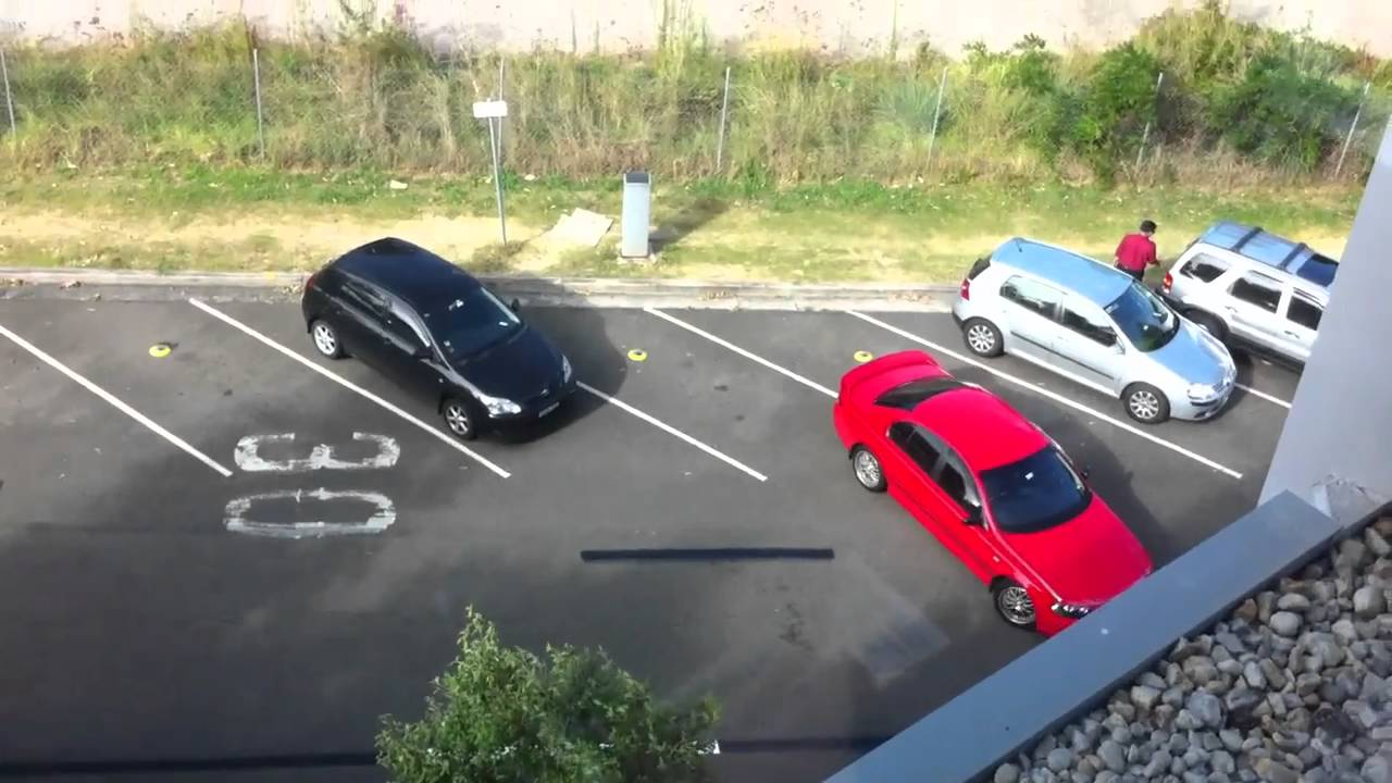 Epic Parking Fail : 2 days in a row