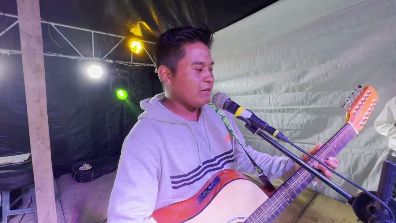 Fidencio Mendez FT Fidel y Sus Teclados  Tocando en un Bautizo