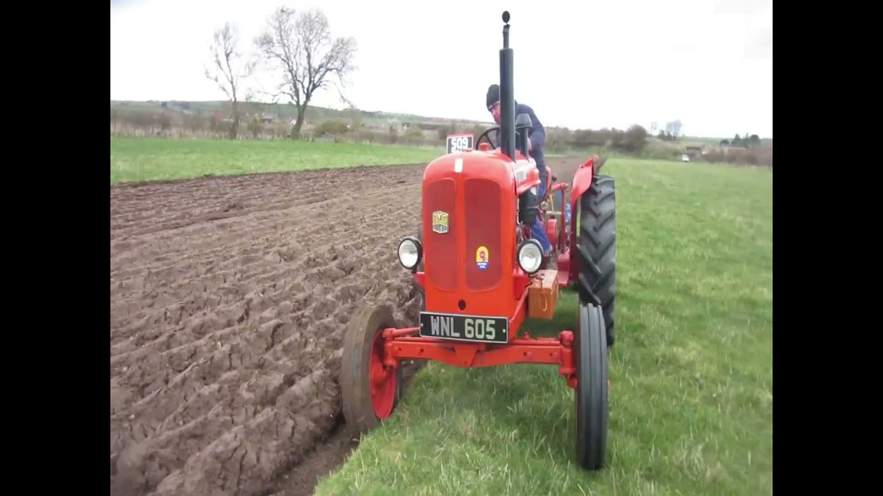 Nuffield 3 42 ploughing grass field at Reston Berwickshire