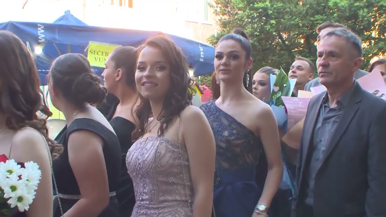 Modriča: Svečani defile maturanata - 13.6.2022.