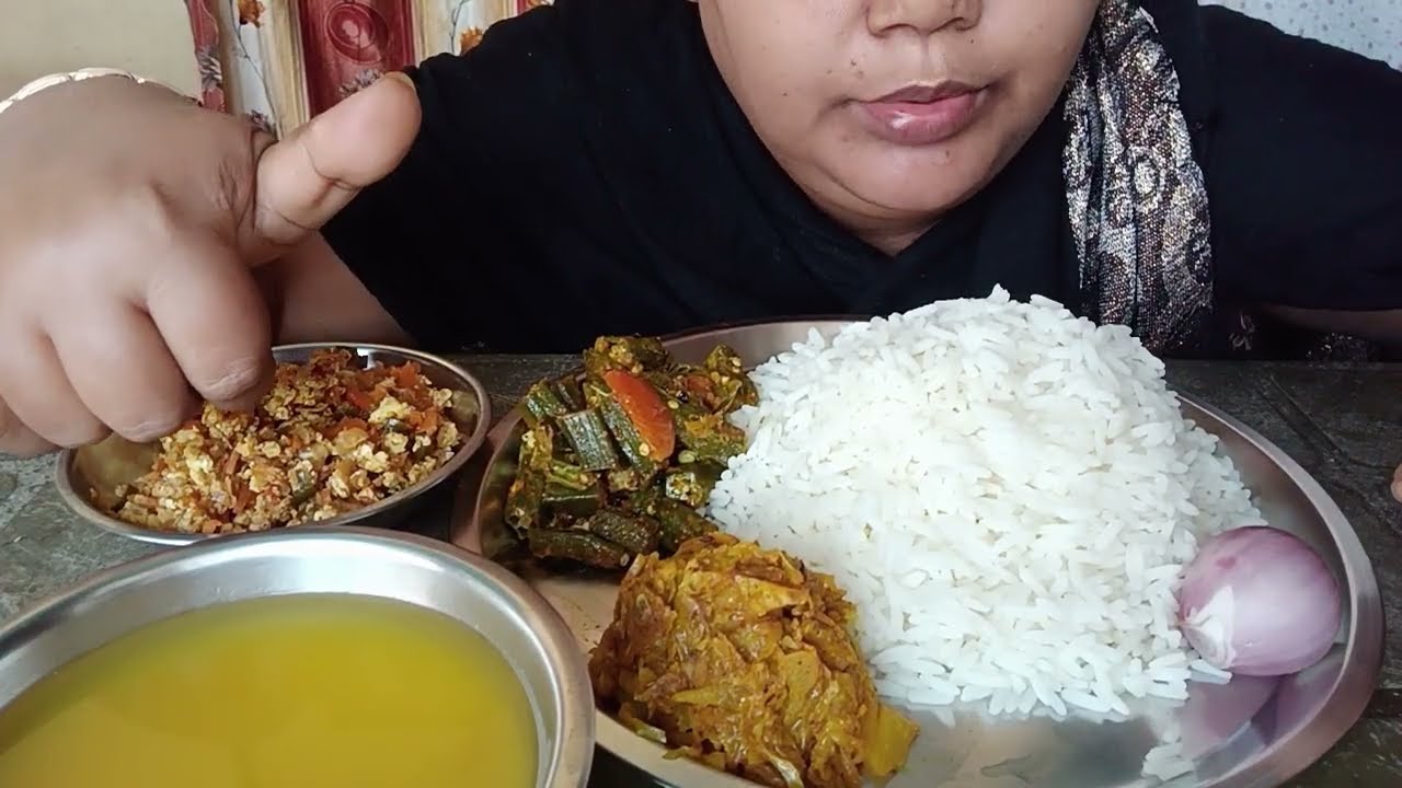 Yummy egg bhurji😋, masala bhindi, cabbage curry with rice and dal 😋😋