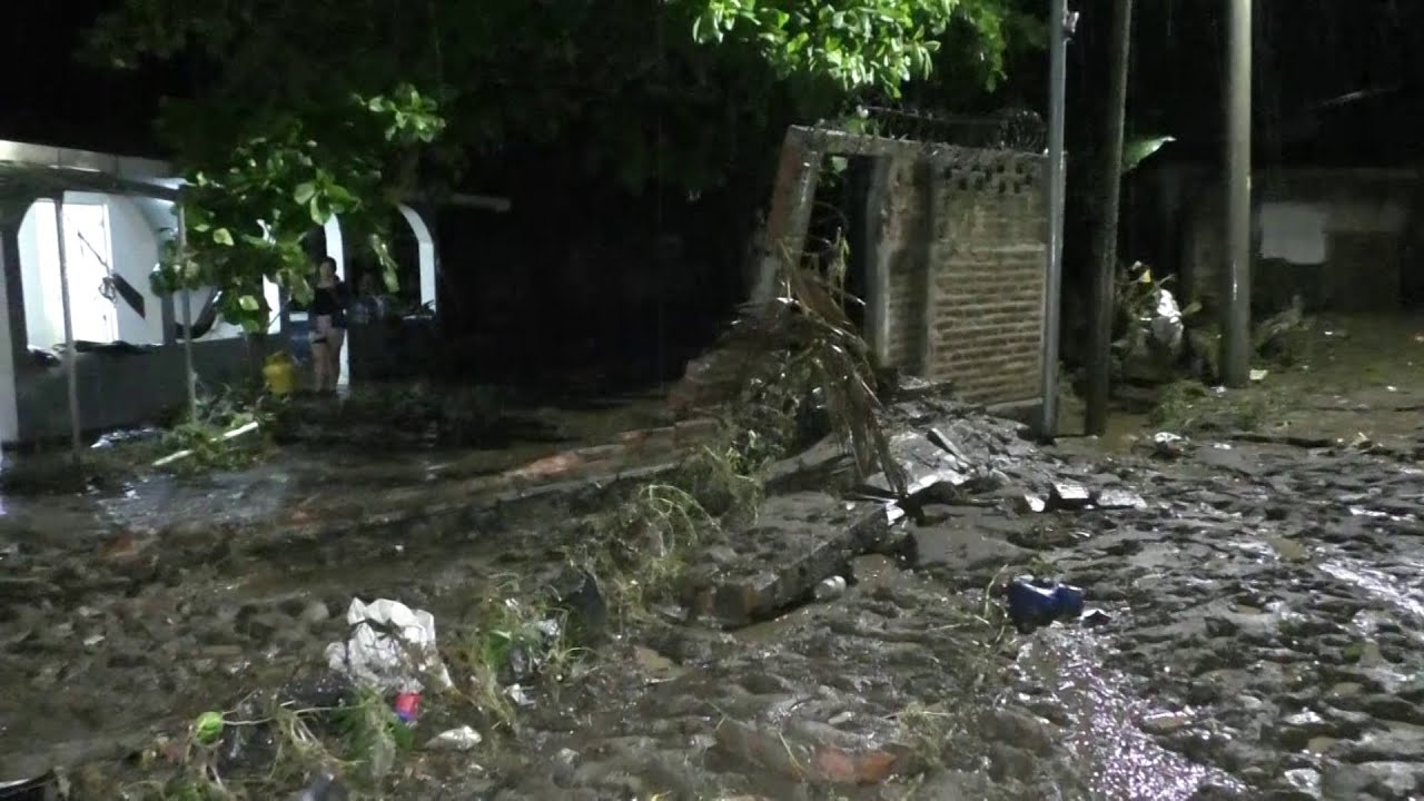 Evacuaciones por desborde de río Jute en La Libertad