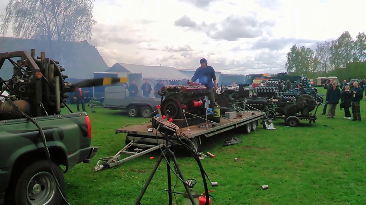 Sternmotor, Panzermotor, V12 Deutz Dieselmotor gleichzeitig