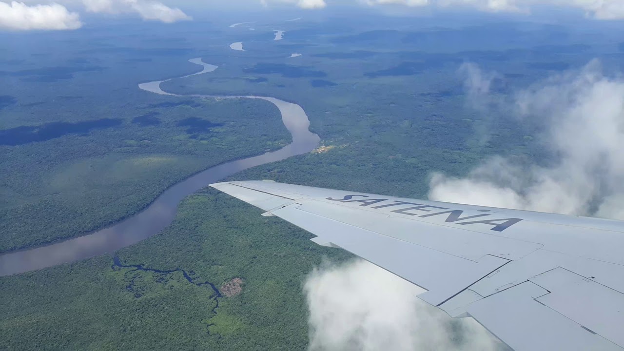 Llegando a Mitú, Vaupés. SATENA EMBRAER 145