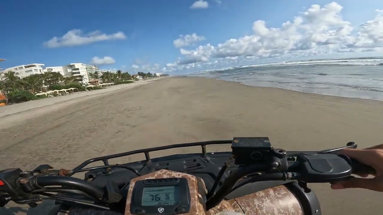 Italika atv 250 en playa, max 84km/h