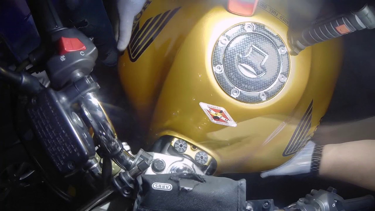 Cambiar liquido refrigerante (anticongelante) Honda CBF 600 Hornet