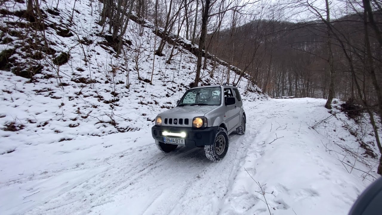 Suzuki jimny in snow first offroad for 2022 doughnuts for all in the end #offroad #suzuki #subscribe