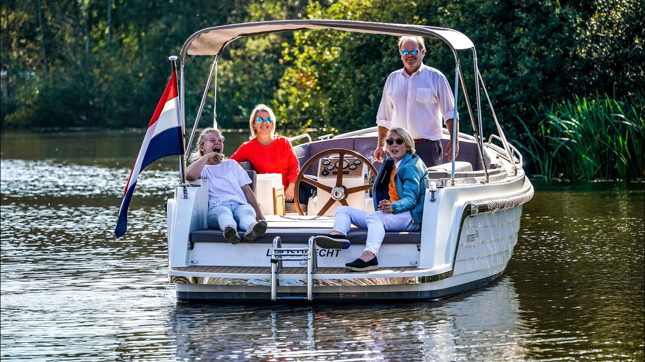 Intender 820 op de Loosdrechtse Plassen