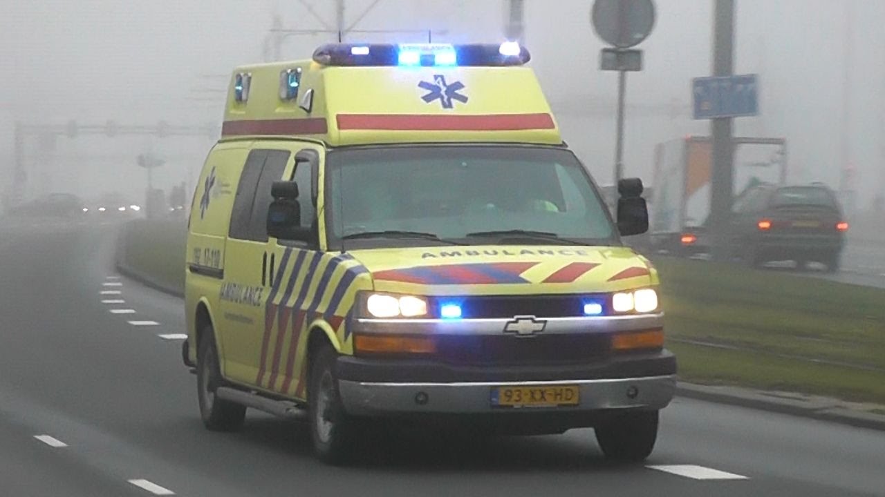 Diverse hulpdiensten met spoed in Rotterdam