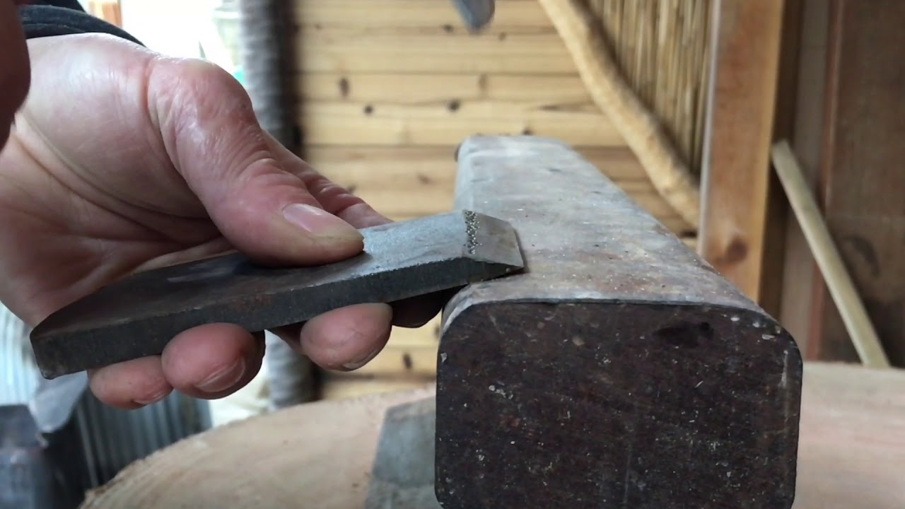 宮大工が職人技で教える初心者のための鉋刃の裏出しの方法はこれだ！　Tapping out a Kanna Blade