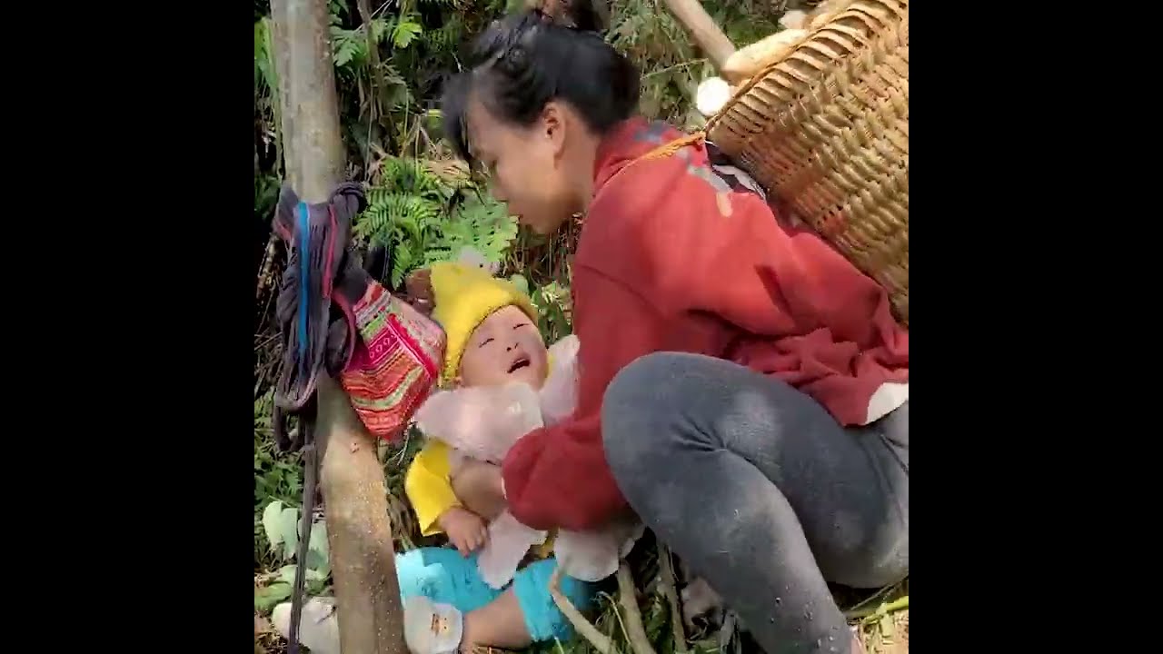 A Single Parent&rsquo;s Hard Day Harvesting Cassava to Keep My Daughter Safe