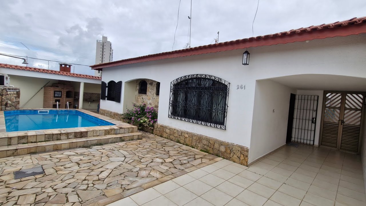 Casa com piscina a 250 metros da praia 🌴 no Jardim Imperador 