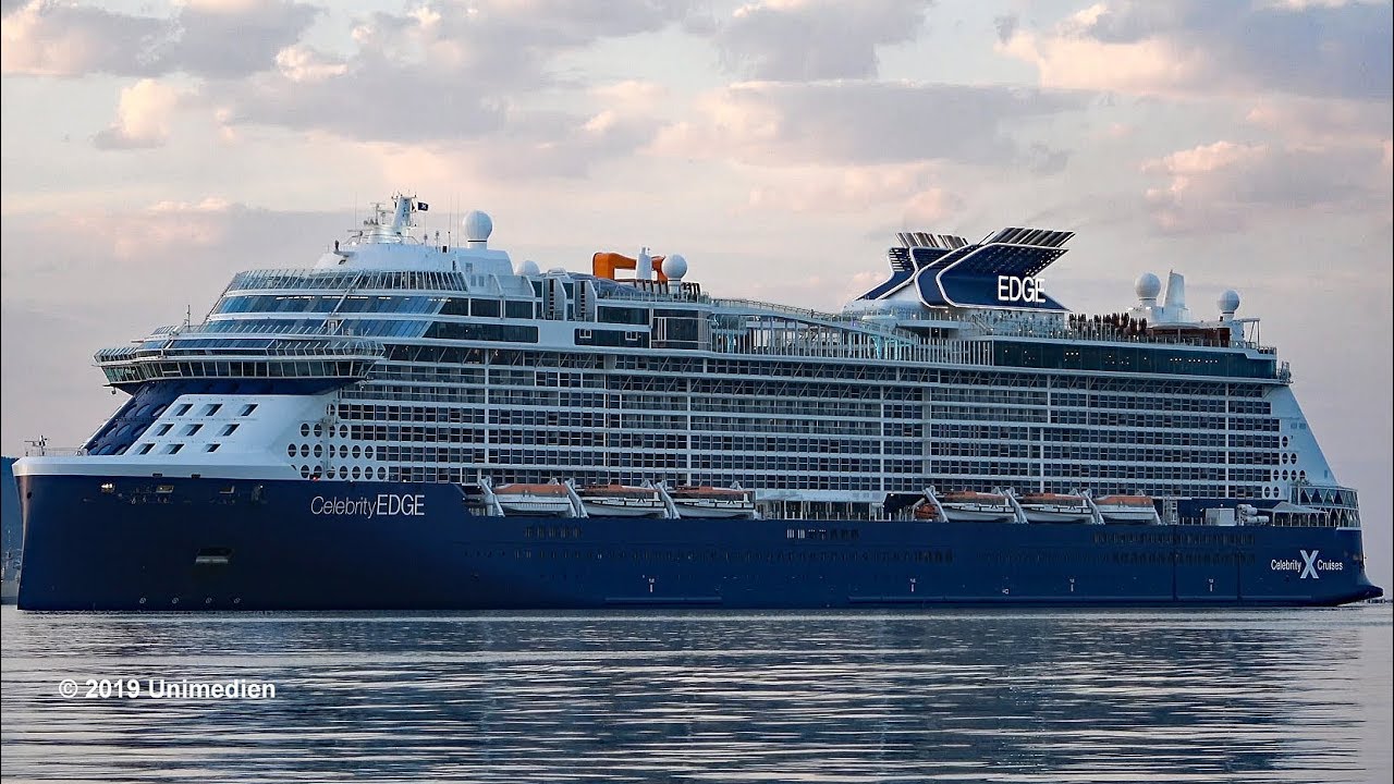Celebrity EDGE | maiden call in the very early morning in La Spezia (Italy) | 4K-Quality-Video