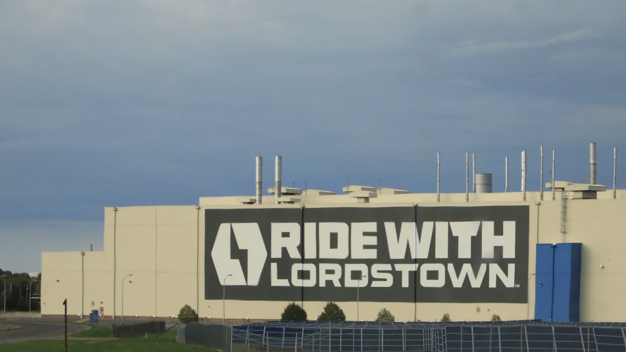Lordstown Motors falls after report execs sold stock ahead of earnings