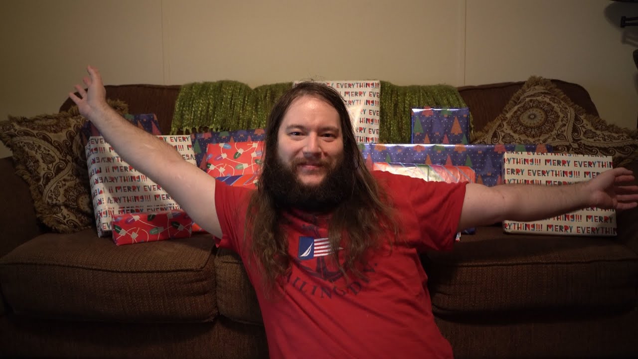 Wrapping Christmas Presents | Vlogmas Day 7 2022