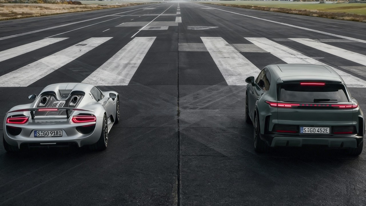 DRAG RACE: Porsche Cayenne Turbo Electric 2026 года против Porsche 918 Spyder 2013 года