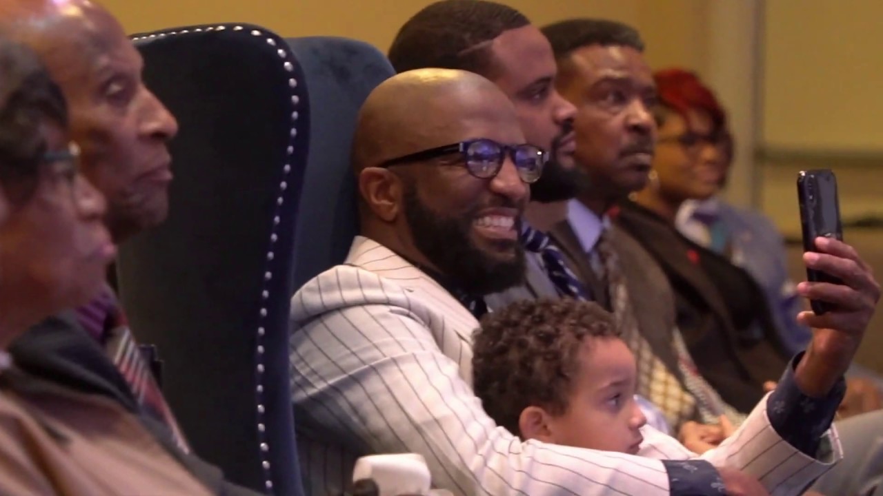 The Rickey Smiley Mass Choir Sings!