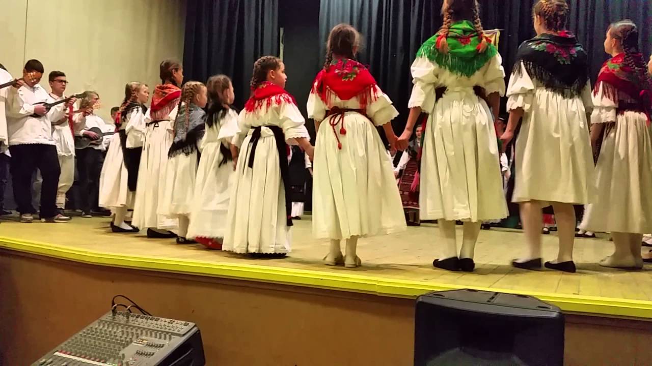 Mali folklor KUD-a TKANICA Okučani