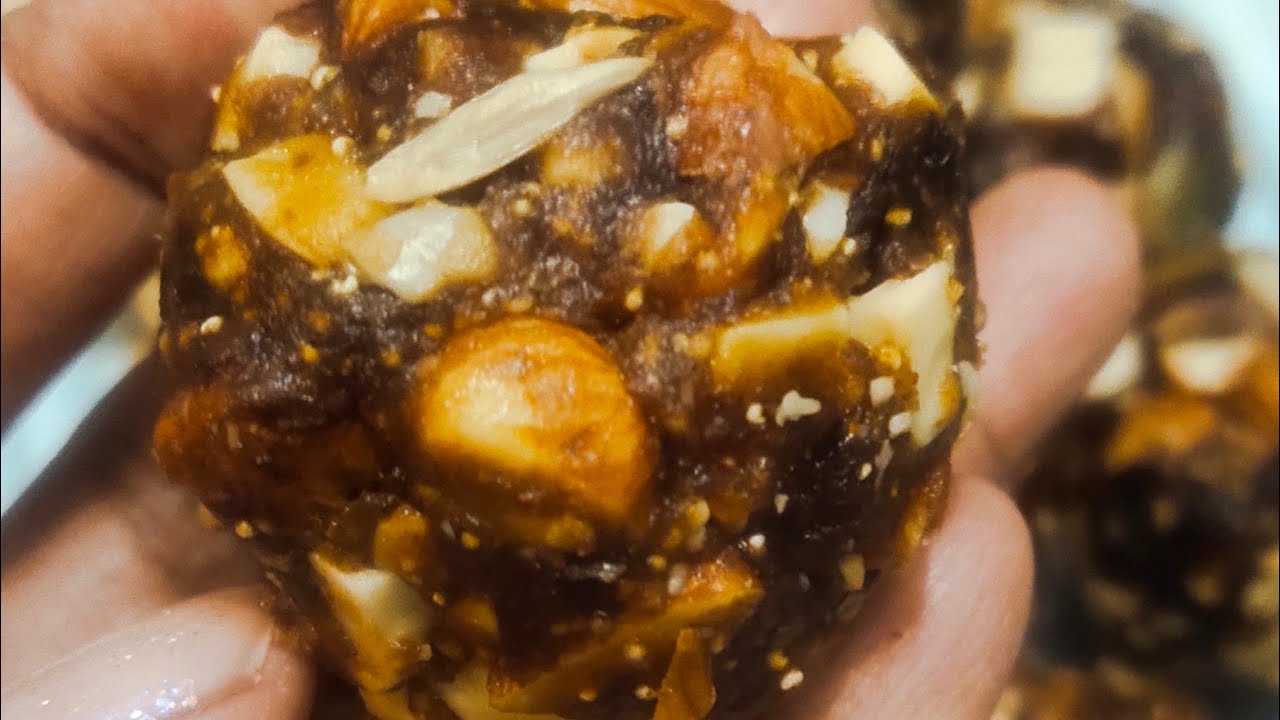 Dates Nuts Laddau | Foxnuts Masala Laddau। सर्दी मैं खाए जाने वाले मसाला मखाना लड्डू ।