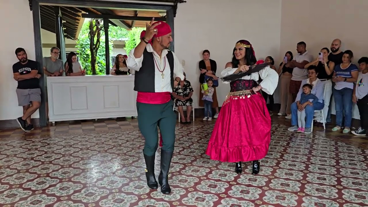 Pieza: La Mamá Ramona. Dama:  Rebeca Denise Lezcano Espino.Varón: Frederick Bladimir Gaitán Gaitán.