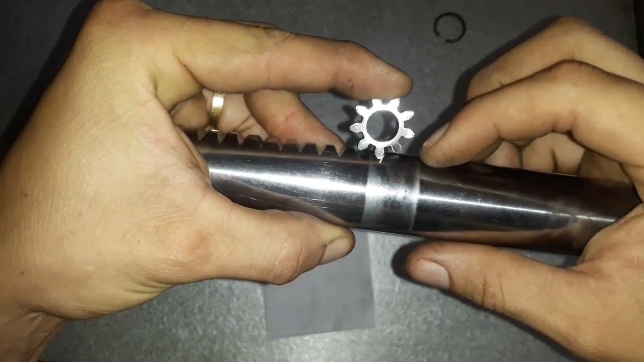 #torno mecânico caseiro fresando cremalheira para furadeira de bancada!